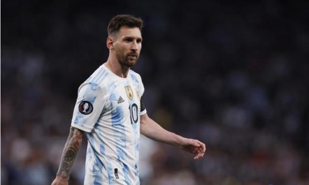 “酱爆”何文辉:周星驰电影“一条过”的喜剧天才,从龙套到亿万富翁